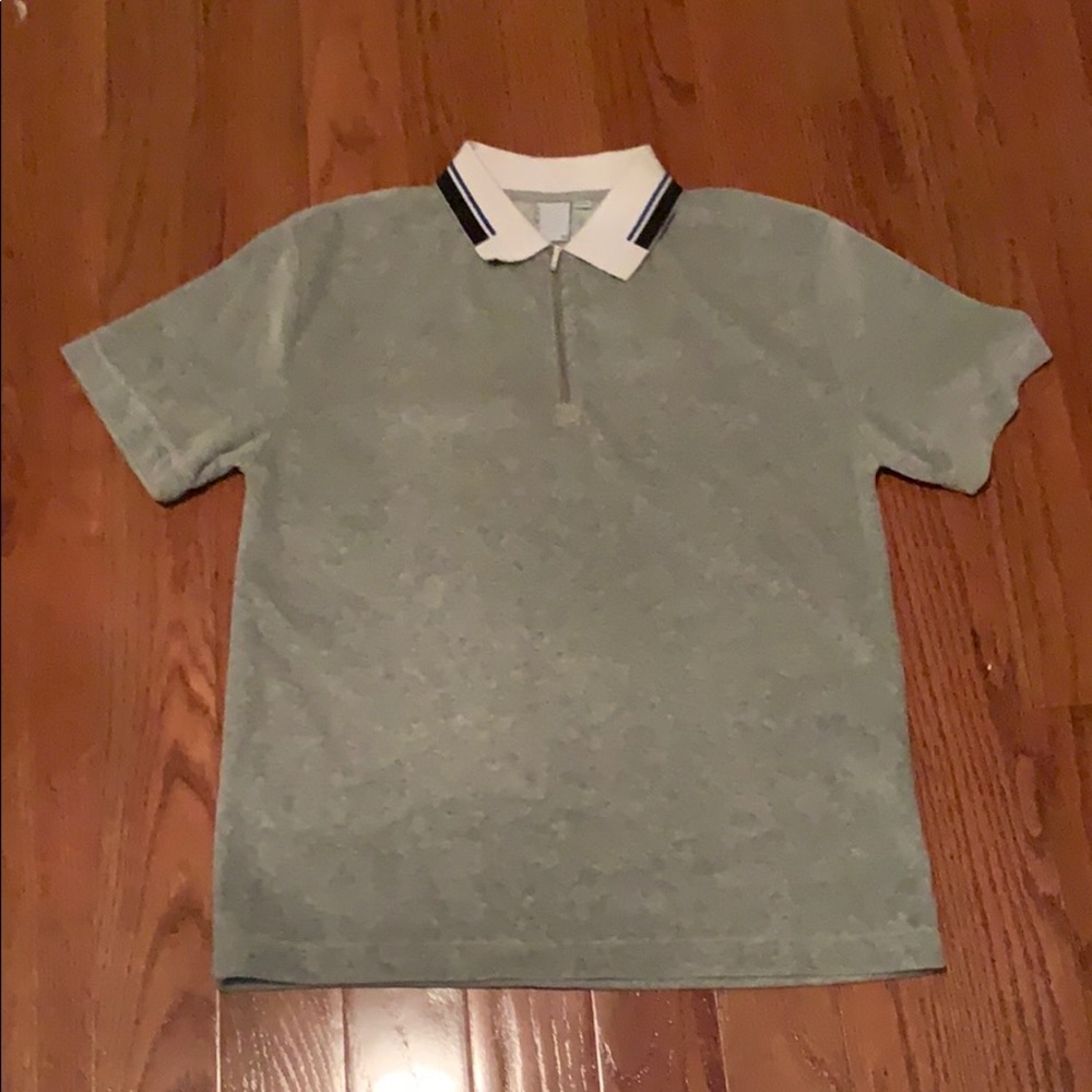 Quasi! Very rare shirt! Will go fast